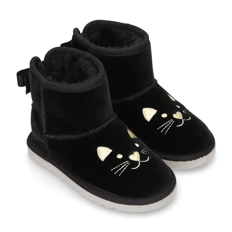 Botitas tipo Australianas niña en terciopelo negro con diseño GATITO.