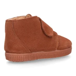 Botitas tipo bamba con BORREGO y sin cordones en piel Serraje CUERO.