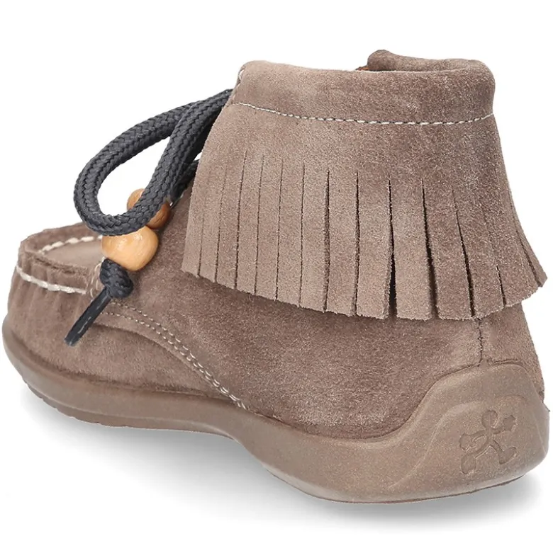 Botita tipo INDIA con flecos y cordones en piel serraje.