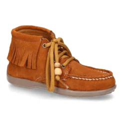 Botita tipo INDIA con flecos y cordones en piel serraje.