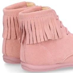 Botita tipo MOHICANA niña con cordones y flecos en piel serraje ROSA.