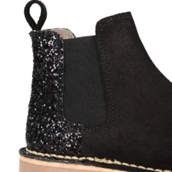 Botín niña con elástico y talonera en GLITTER en piel serraje.