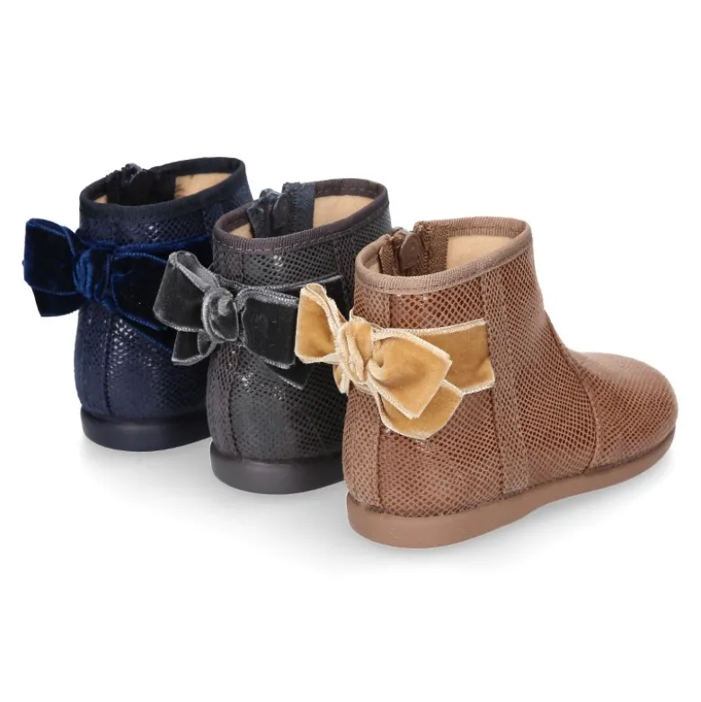 Botín niña con LAZO de terciopelo en Serratex estampado COBRA.