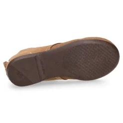 Botín tipo blucher con ondas y lazos en piel serraje.