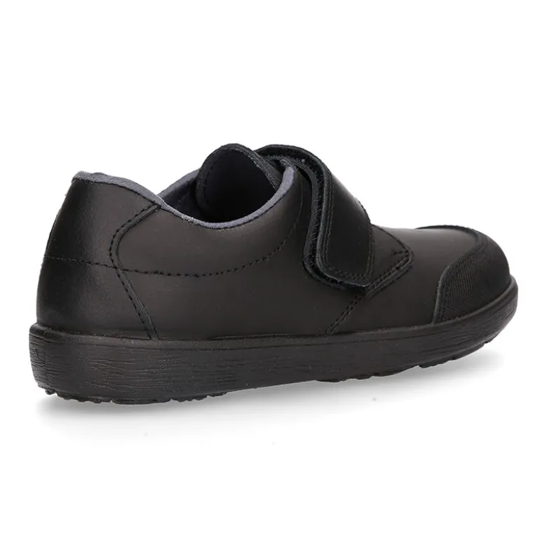 Colegial niños tipo Blucher sin cordones y con puntera en piel lavable.