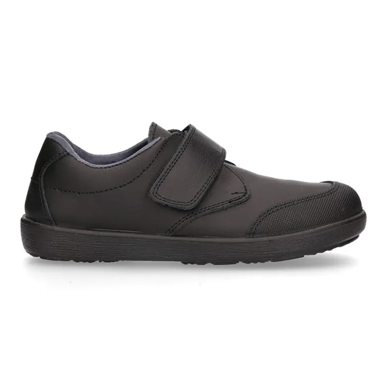 Colegial niños tipo Blucher sin cordones y con puntera en piel lavable.