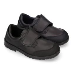 Colegial niños tipo Blucher sin cordones y con puntera reforzada en piel lavable.