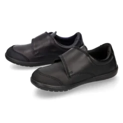Colegial niños tipo Blucher sin cordones y con puntera reforzada en piel lavable.