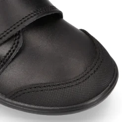 Colegial niños tipo Blucher sin cordones y con puntera reforzada en piel lavable.
