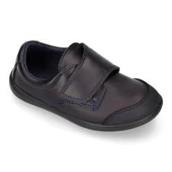 Colegial niños tipo Blucher sin cordones y con puntera reforzada en piel lavable.