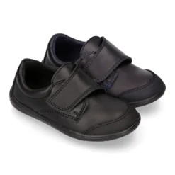 Colegial niños tipo Blucher sin cordones y con puntera reforzada en piel lavable.