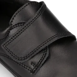Colegial niños tipo Blucher sin cordones y con puntera reforzada en piel lavable.