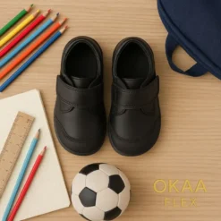 Colegial niños tipo Blucher sin cordones y con puntera reforzada en piel lavable.
