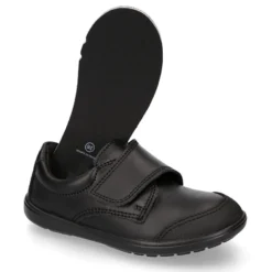 Colegial niños tipo Blucher sin cordones y con puntera reforzada en piel lavable.