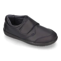 Colegial niño tipo blucher sin cordones y con puntera reforzada en piel lavable.