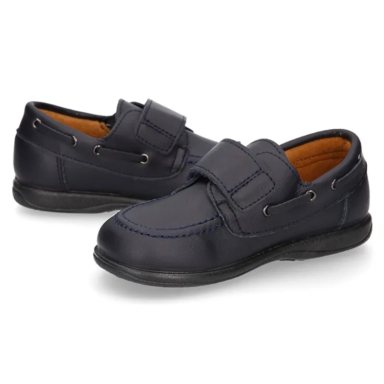 Colegial niño tipo Náutico piel lavable sin cordones.