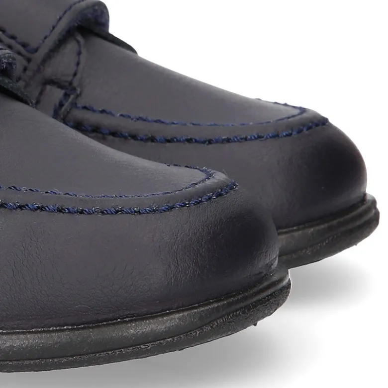 Colegial niño tipo Náutico piel lavable sin cordones.