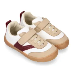 Deportiva BAREFOOT niños con cordones elásticos y cierre adherente.