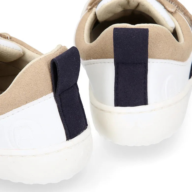 Deportiva BAREFOOT niños con cordones elásticos y cierre adherente.