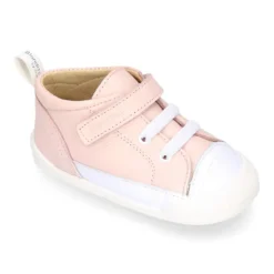 Deportiva botita niños Blanditos by Crio’s sin cordones y elásticos en piel.