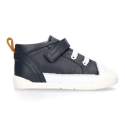 Deportiva botita niños Blanditos by Crio’s sin cordones y elásticos en piel.