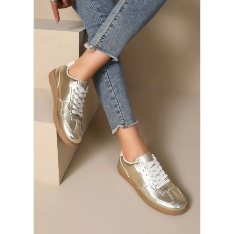 Deportiva moda mujer con cordones en color oro