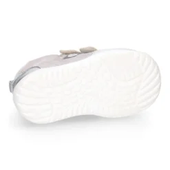 Deportiva niña OKAA FLEX sin cordones y puntera en color Plata.