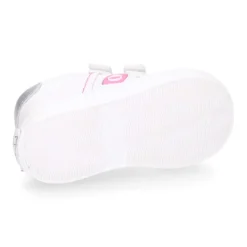 Deportiva niña OKAA FLEX sin cordones en color Blanco.