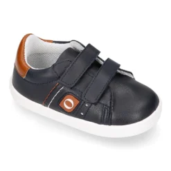 Deportiva niño OKAA FLEX sin cordones en color azul marino con cuero.