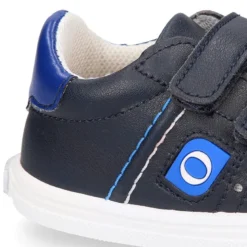 Deportiva niño OKAA FLEX sin cordones en color azul marino.