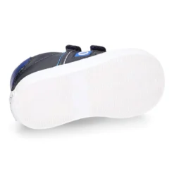 Deportiva niño OKAA FLEX sin cordones en color azul marino.