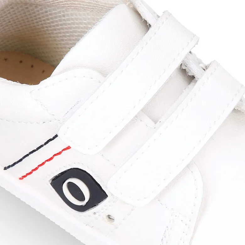 Deportiva niño OKAA FLEX sin cordones en color Blanco.