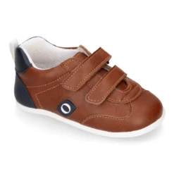 Deportiva niño respetuosa OKAA FLEX sin cordones y drop cero en color Cuero.