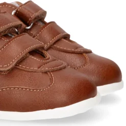 Deportiva niño respetuosa OKAA FLEX sin cordones y drop cero en color Cuero.