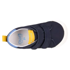 Deportiva niños colegial Blanditos by Crio’s sin cordones en piel nobuck.