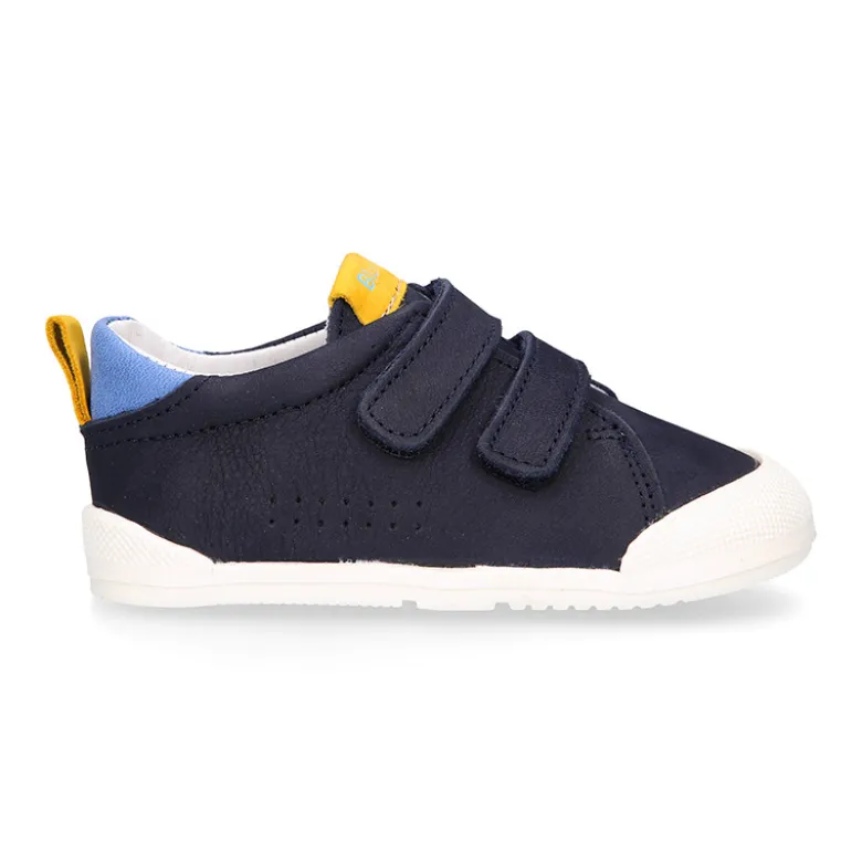 Deportiva niños colegial Blanditos by Crio’s sin cordones en piel nobuck.
