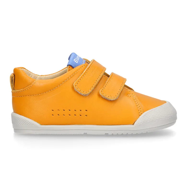 Deportiva niños colegial Blanditos by Crio’s sin cordones en piel yema.