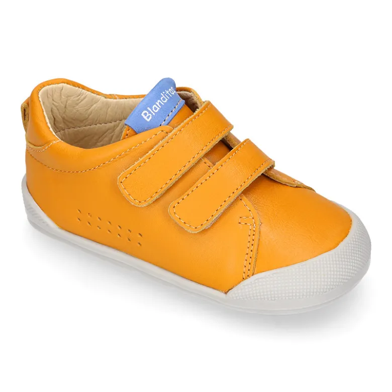 Deportiva niños colegial Blanditos by Crio’s sin cordones en piel yema.