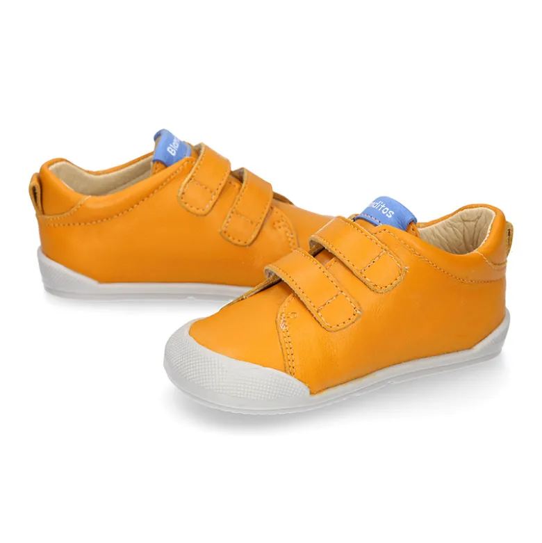 Deportiva niños colegial Blanditos by Crio’s sin cordones en piel yema.