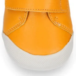 Deportiva niños colegial Blanditos by Crio’s sin cordones en piel yema.