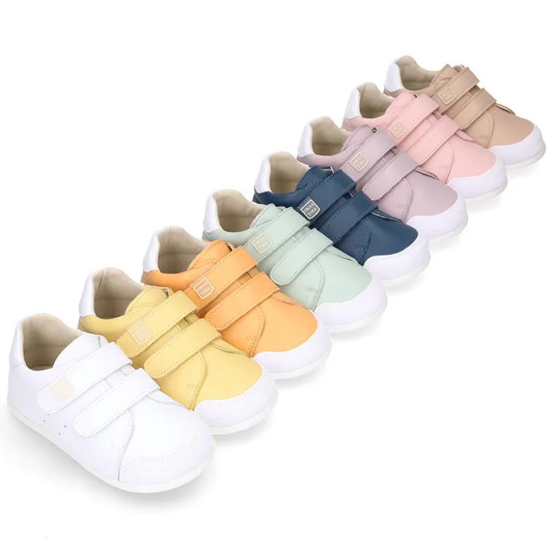 Deportiva niños respetuosa Okaa Flex en piel en colores.