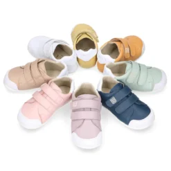 Deportiva niños respetuosa Okaa Flex en piel en colores.