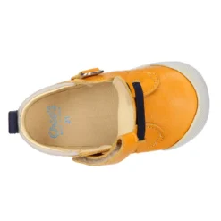 Deportivas botitas respetuosas Blanditos By Crio´s Enzo con elásticos en piel suave.