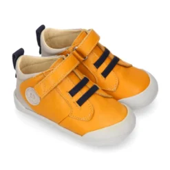 Deportivas botitas respetuosas Blanditos By Crio´s Enzo con elásticos en piel suave.