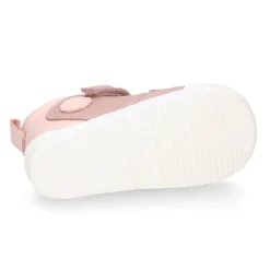 Deportivas botitas respetuosas Blanditos By Crio´s Enzo con elásticos y velcro en piel suave.