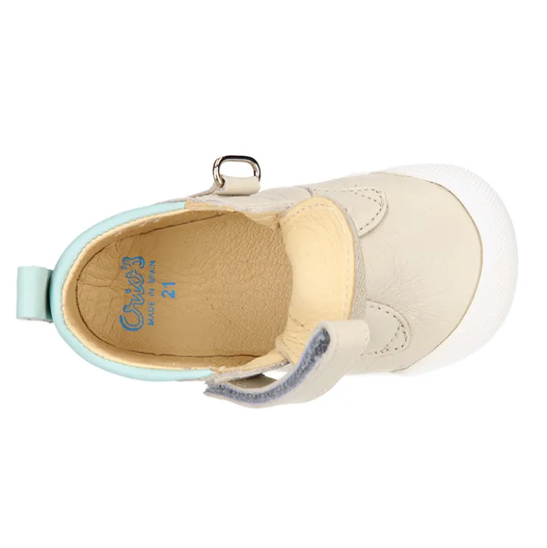 Deportivas botitas respetuosas Blanditos By Crio´s Enzo con elásticos y velcro en piel suave.