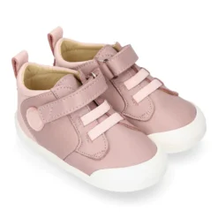 Deportivas botitas respetuosas Blanditos By Crio´s Enzo con elásticos y velcro en piel suave.