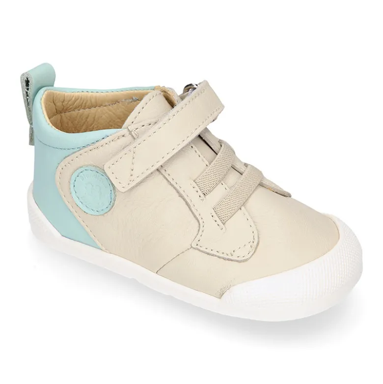 Deportivas botitas respetuosas Blanditos By Crio´s Enzo con elásticos y velcro en piel suave.