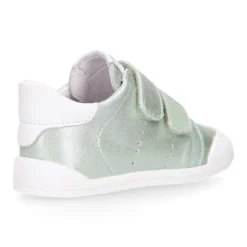 Deportivas niños Blanditos by Crio´s París sin cordones en piel laminada.