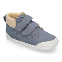 Deportivas niños tipo botitas de Blanditos by Crio´s en piel sin cordones.